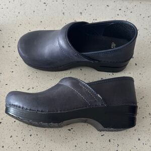 Dansko Women’s Blueberry Leather Clogs Comfortable Professional Shoes Size EU 40